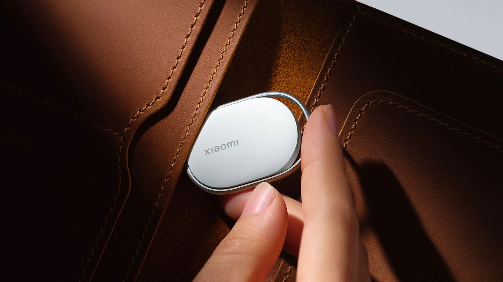 Xiaomi Tag white design showcased