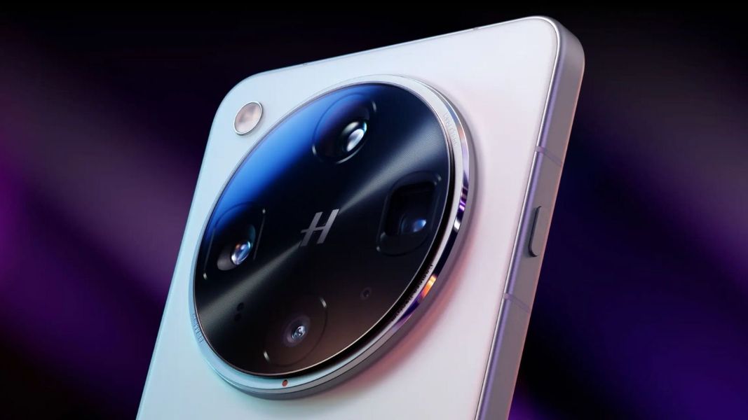 Oppo Find X8 Ultra closeup of back camera