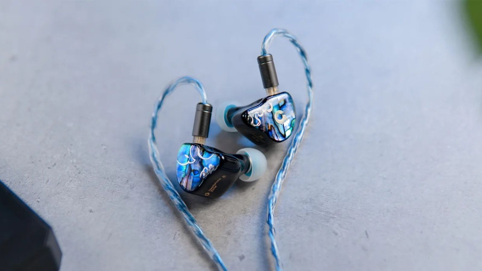 Headphone Zone Juzear Defiant Is a Hybrid Driver IEM with Audiophile-Grade Internals Under Rs 10,000 thumbnail Headphone Zone Juzear Defiant Is a Hybrid Driver IEM with Audiophile-Grade Internals Under Rs 10,000 thumbnail