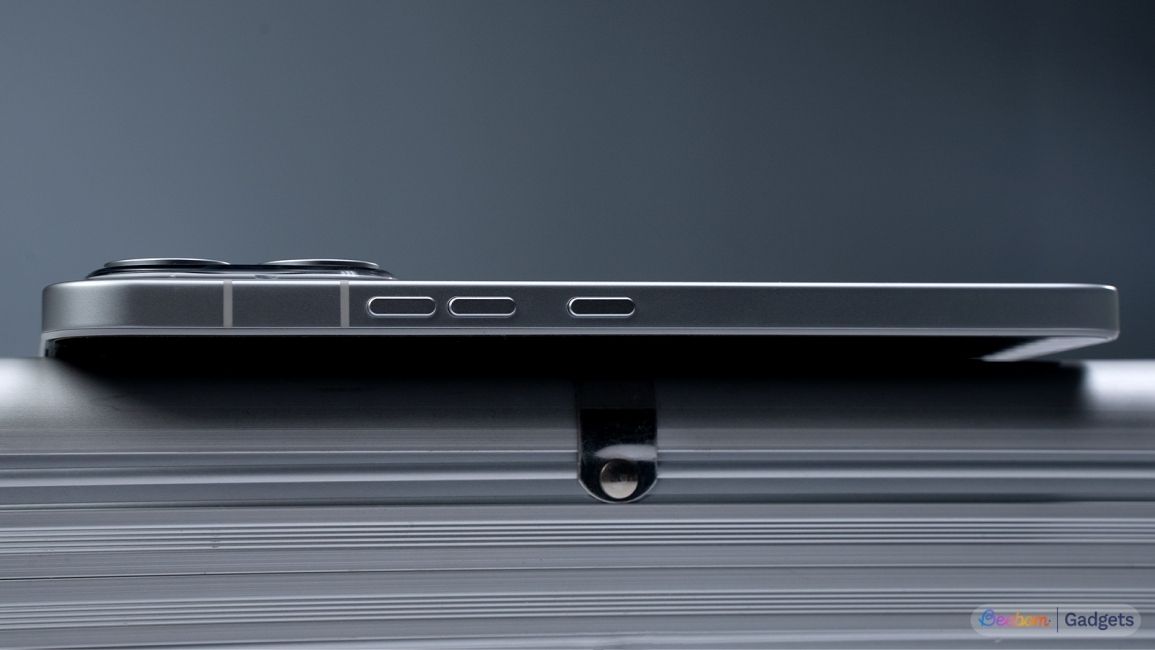 Nothing Phone (4a) Pro design from the side