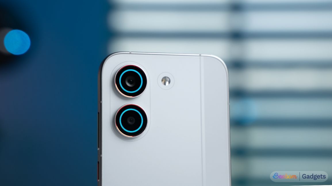 POCO X8 Pro camera LED lights in action