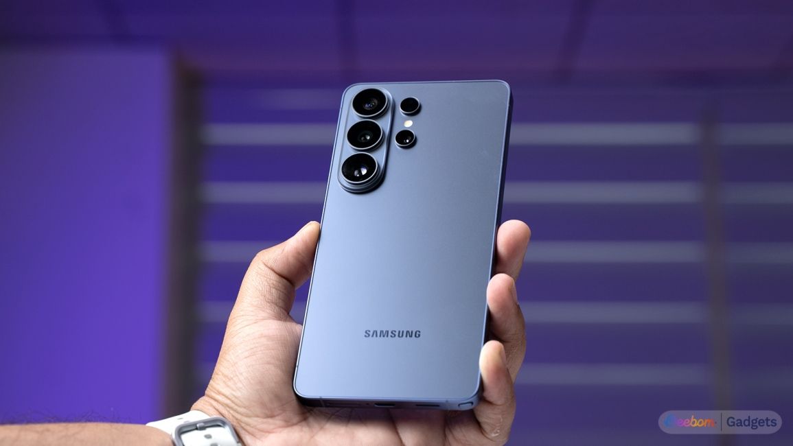 Samsung Galaxy S26 Ultra hands-on against a purple background