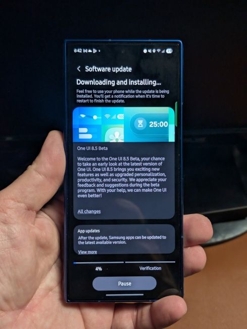 One UI 8.5 update screen on Galaxy Z Fold 7
