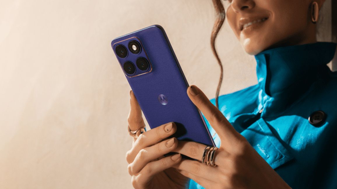 Motorola Edge 70 Fusion purple in hand design showcased Motorola Edge 70 Fusion purple in hand design showcased