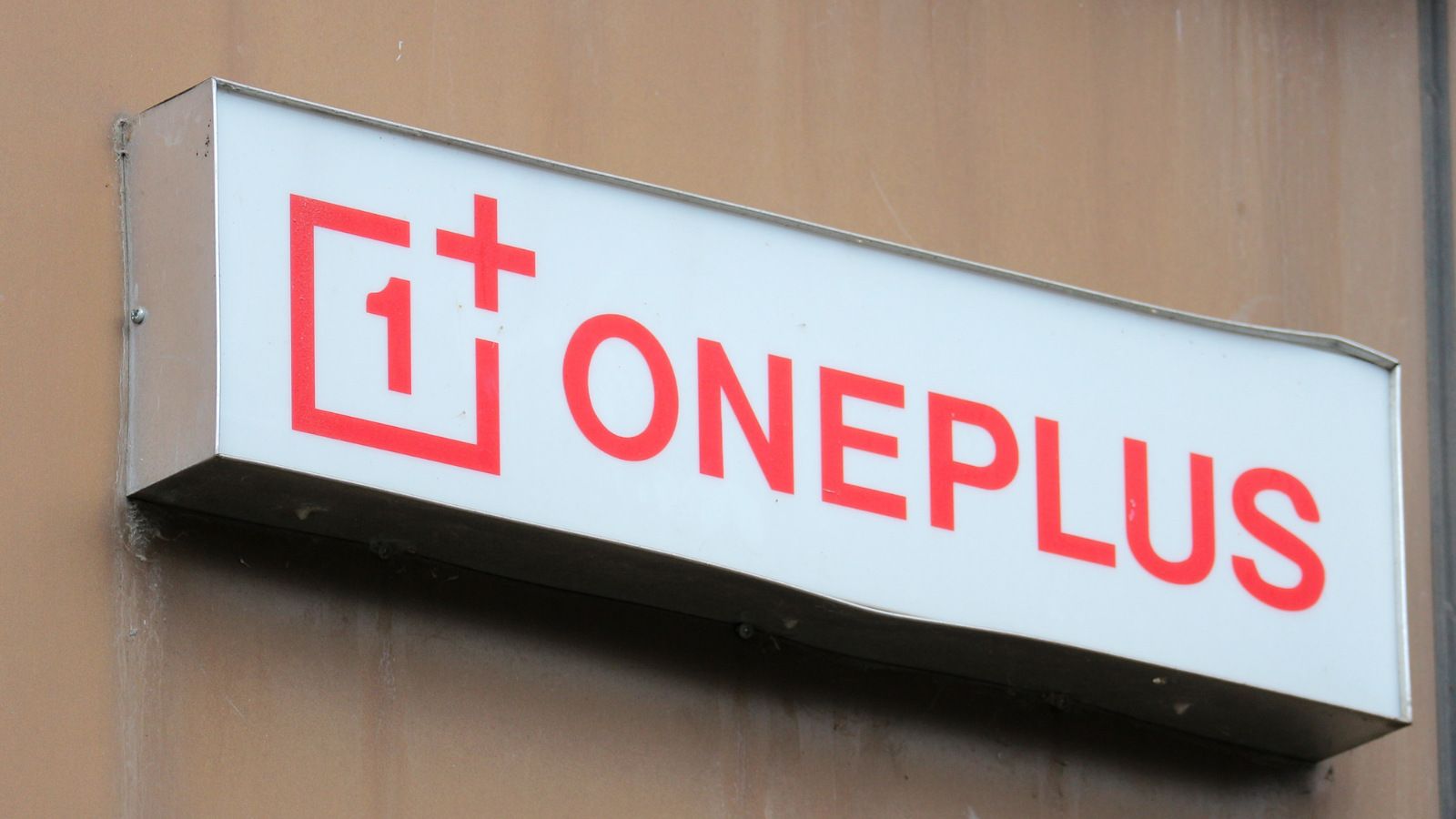 OnePlus Expands India Service Network by 50% amid Shutdown Rumours thumbnail