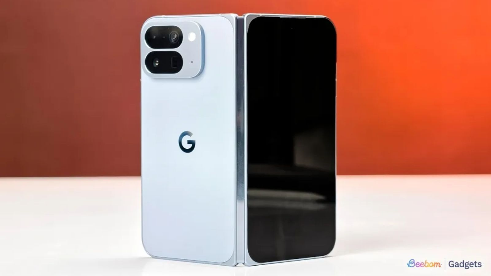 Google Pixel Is the Only Android Winner in a Tough 2026 Market thumbnail