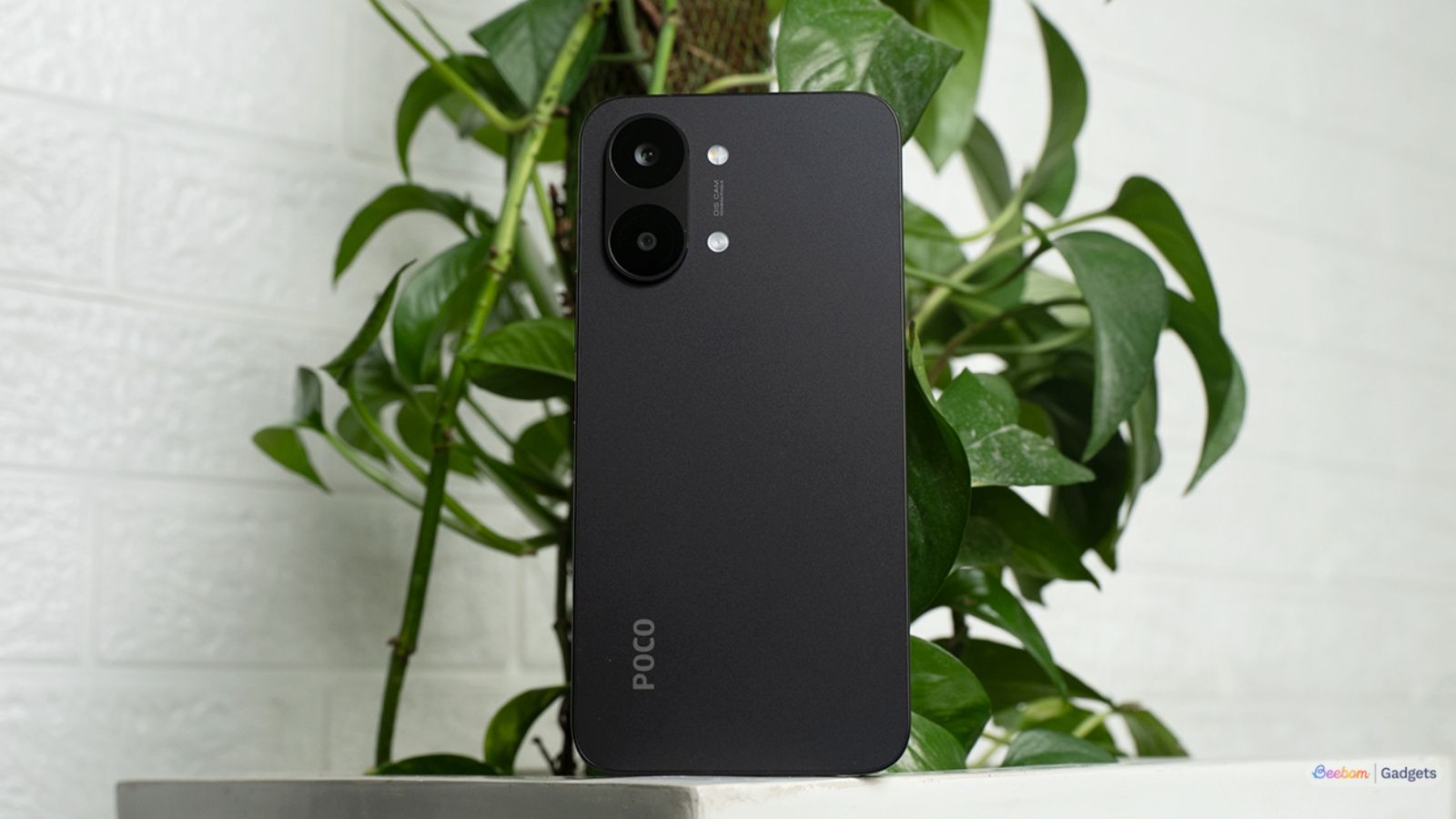 Poco X8 Pro Max Launches in India as First Phone with Dimensity 9500s, Packs Massive 9,000mAh Battery thumbnail