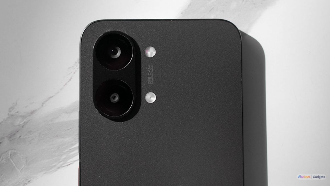Poco X8 Pro Max camera module close up