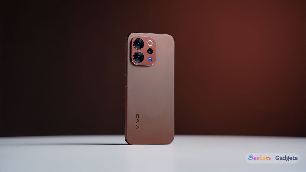 Vivo V70 Elite from the back standing