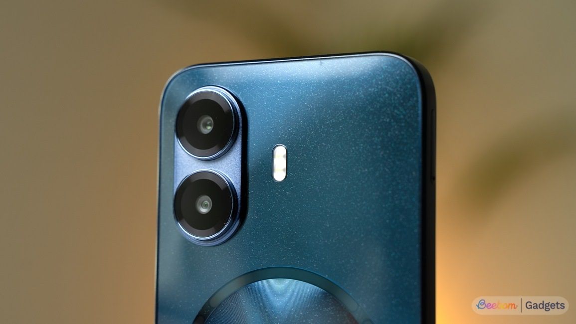 Close up of the Ai Plus Nova 2 Ultra 5G design