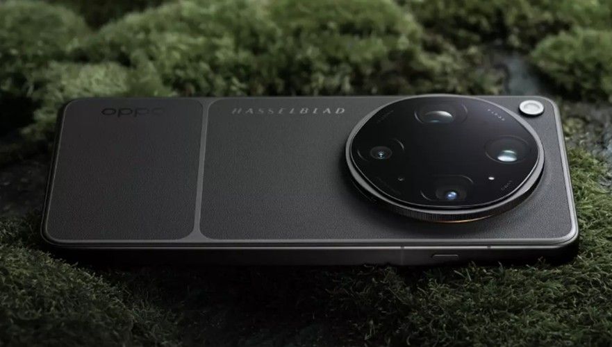 Oppo Find X9 Ultra Hasselblad limited edition from the back 