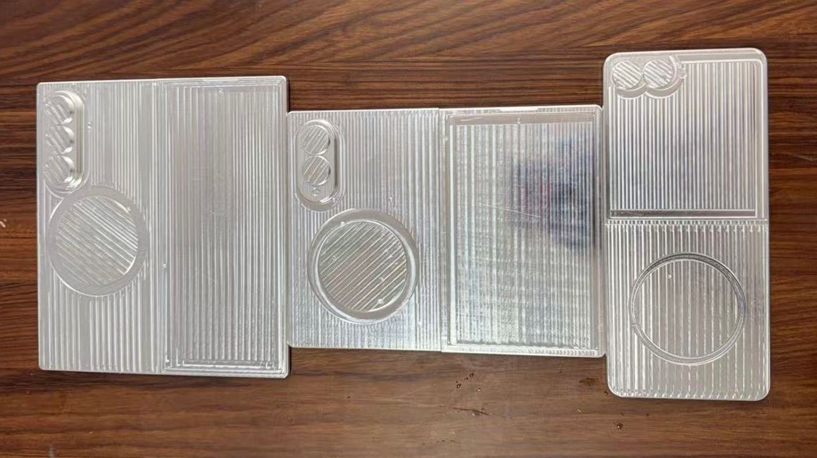 Samsung Galaxy Z Fold 8 Wide dummy unit leaked