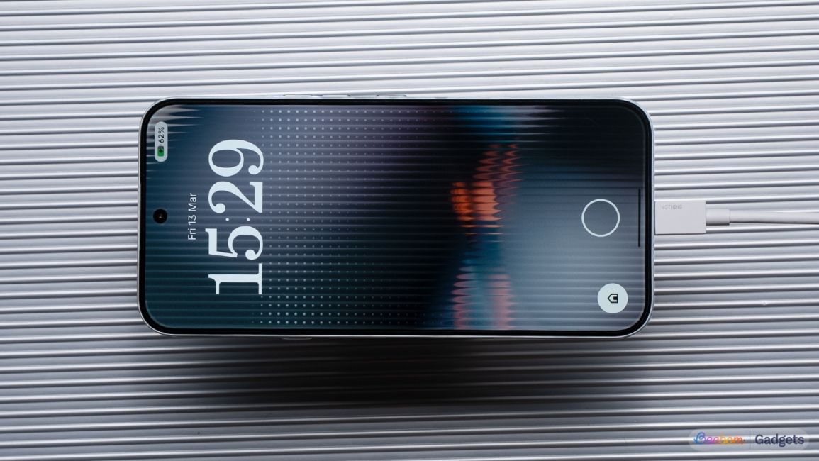 Nothing Phone (4a) Pro Charging 