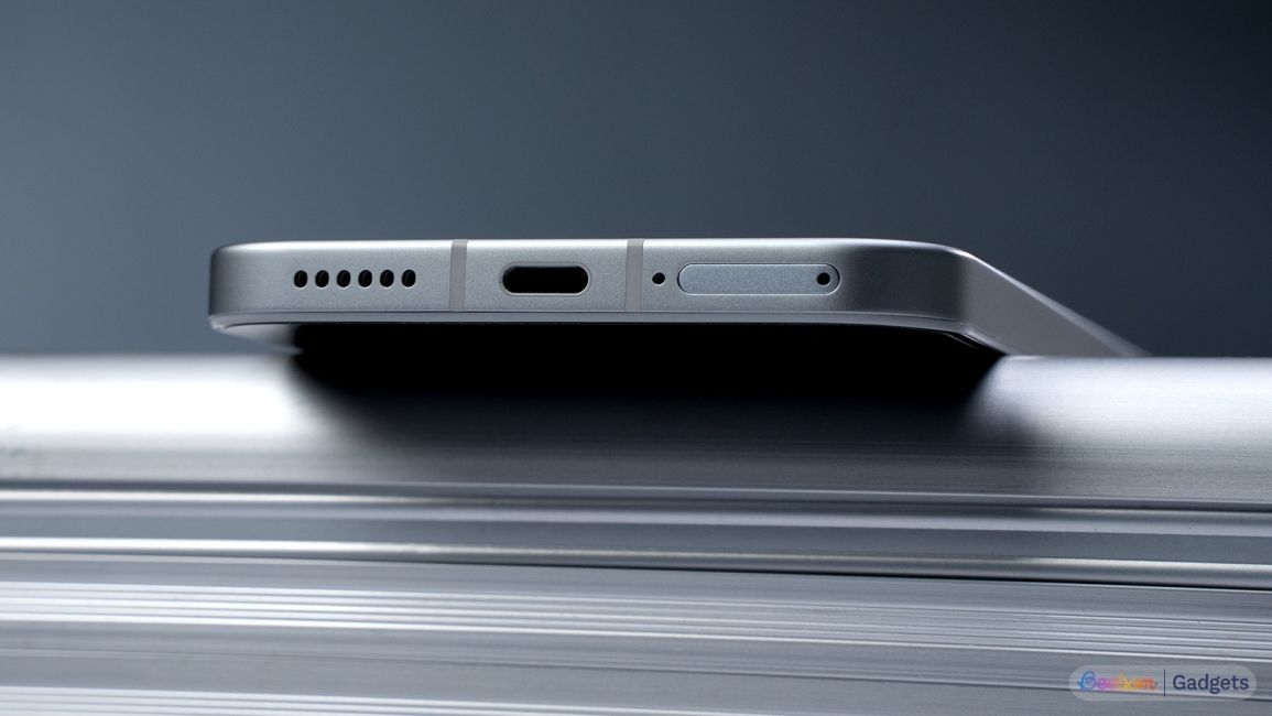 Android phone from the bottom with USB C port