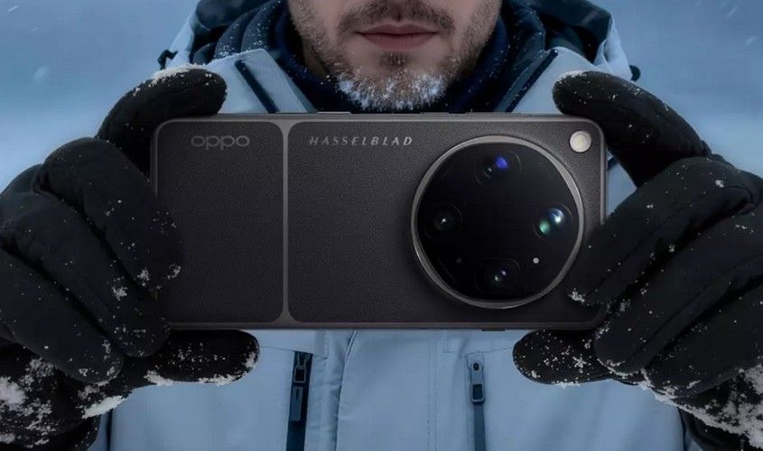 Oppo Find X9 Ultra from the back