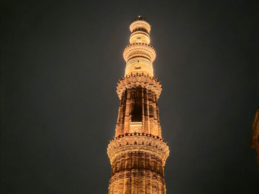 shot of qutub minar on Samsung Galaxy S26 shot of qutub minar on Samsung Galaxy S26
