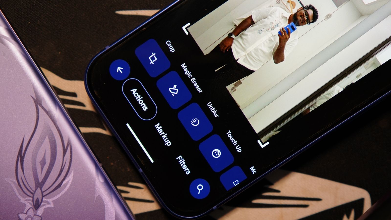 These New Google Photos AI-Powered Touch-up Tools Could Make Your Face Look Spotless thumbnail