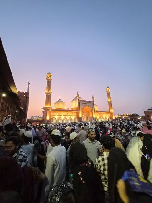 UW shot of the Jama Masjid on Samsung Galaxy S26 UW shot of the Jama Masjid on Samsung Galaxy S26