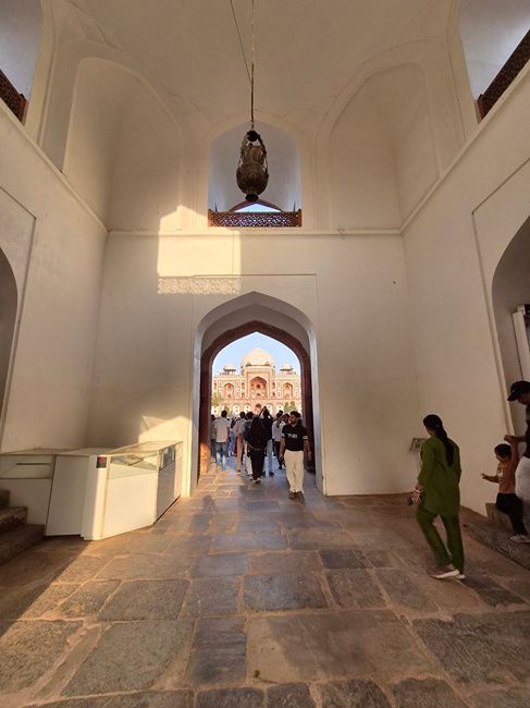 UW shot from inside a minarett on Samsung Galaxy S26 UW shot from inside a minarett on Samsung Galaxy S26