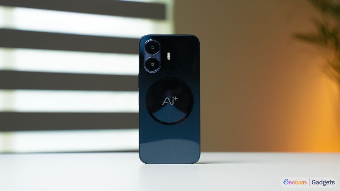 Ai Plus Nova 2 Ultra 5G showing the back design 