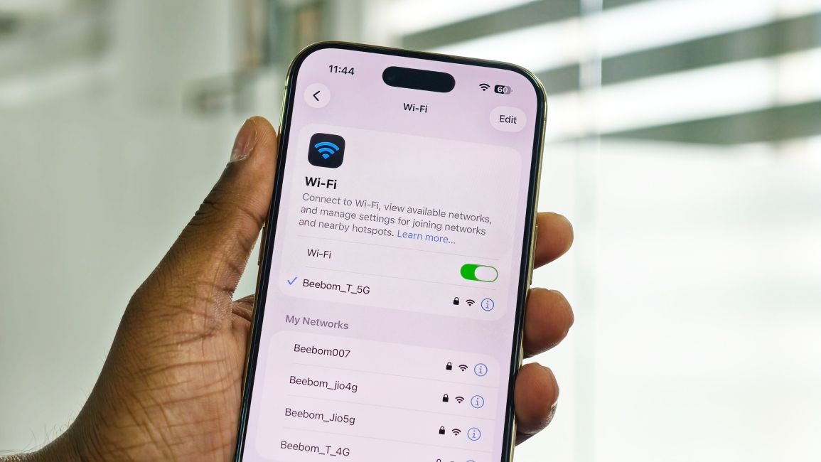 iPhone Air screen showing the Wi-Fi menu 