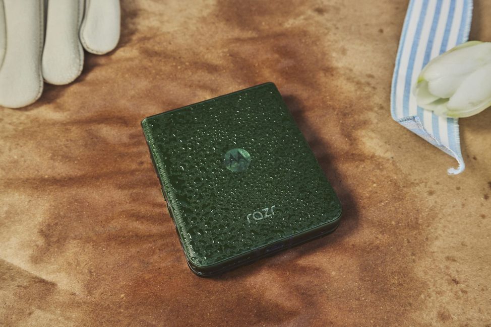 Motorla Razr 2026 green colourway IP rating