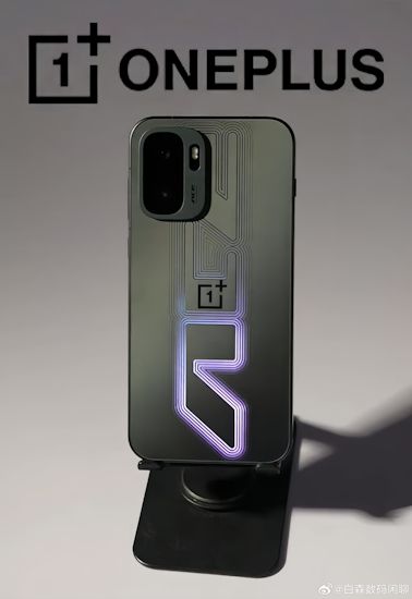 OnePlus Ace 6 Ultra back design showcased in black OnePlus Ace 6 Ultra back design showcased in black