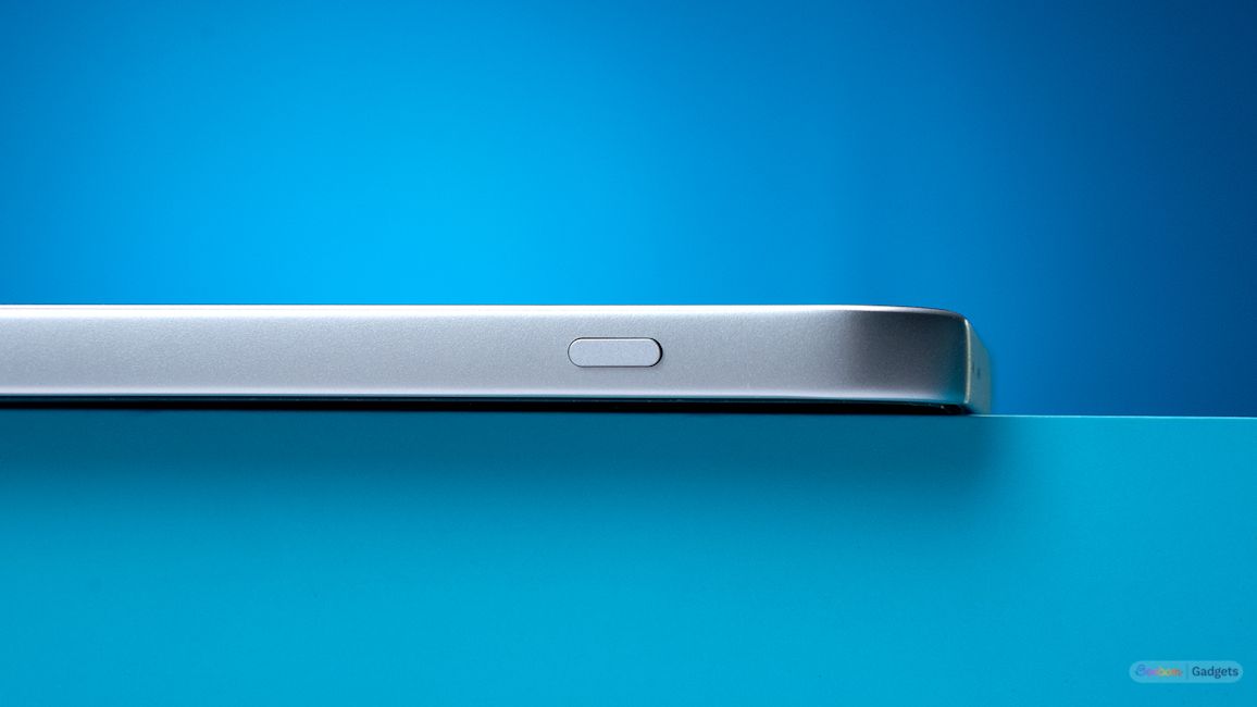 OnePlus Nord 6 frame left side OnePlus Nord 6 frame left side