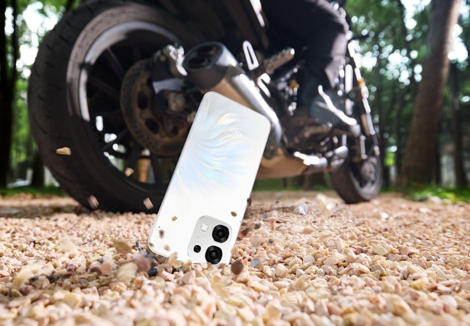 Oppo F33 drop resistance showcased