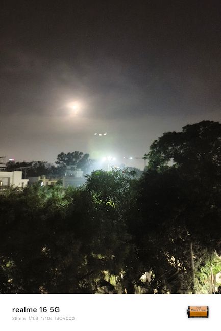 Realme 16 5G 28mm night shot light