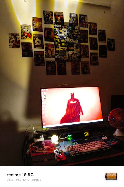 Realme 16 5G 56mm night shot room