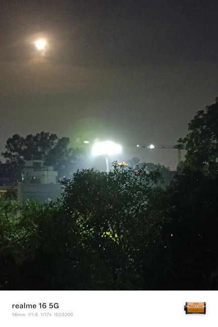 Realme 16 5G 56mm night shot light