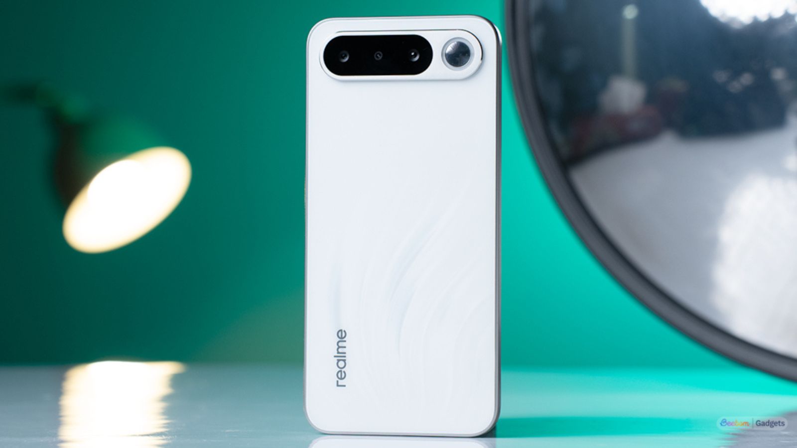 Realme 16 5G with Selfie Mirror and 7,000mAh Battery Launched in India thumbnail