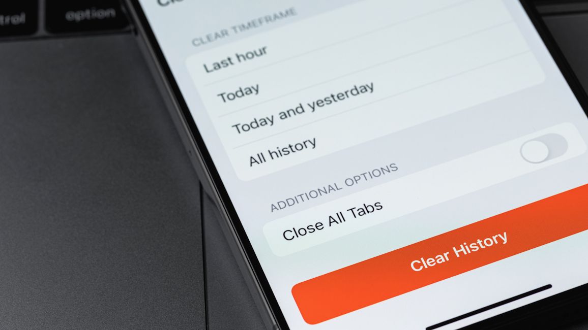 Safari close all tabs toggle close up on iPhone Safari close all tabs toggle close up on iPhone