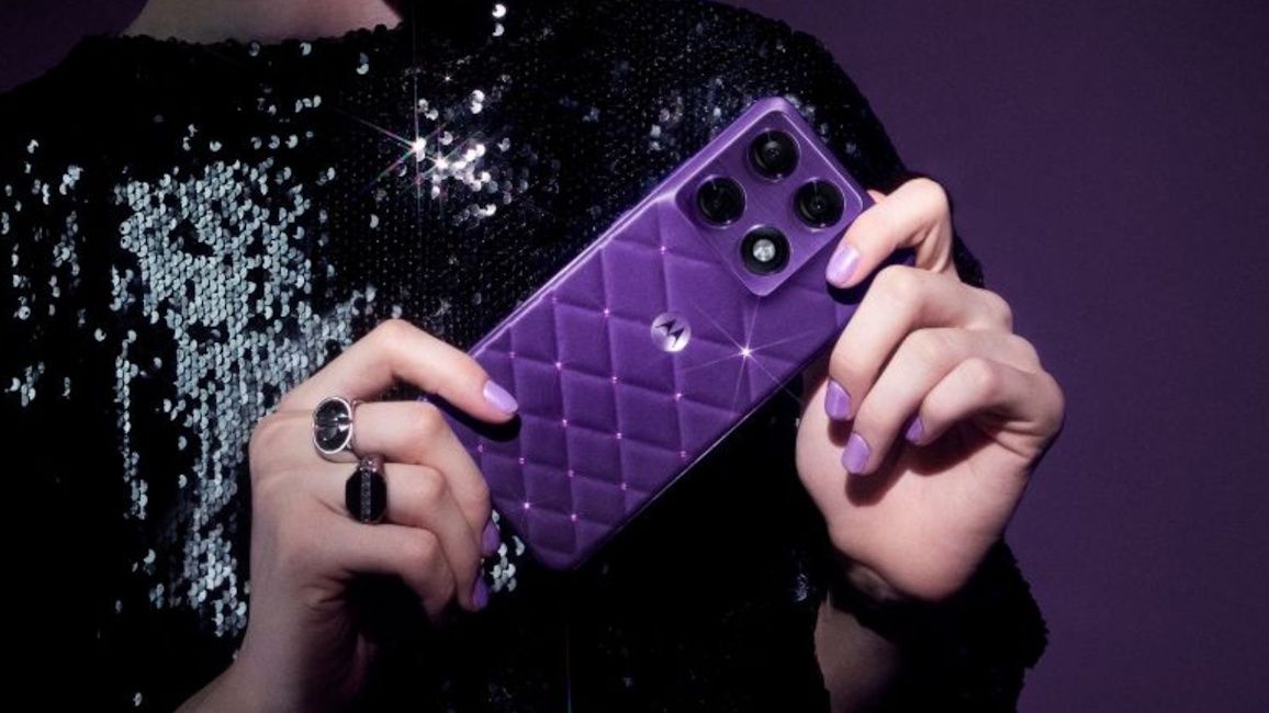 Motorola Signature Swarovski Edition