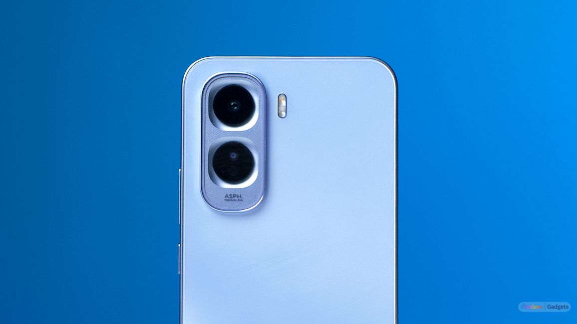 Vivo T5 Pro camera module close up