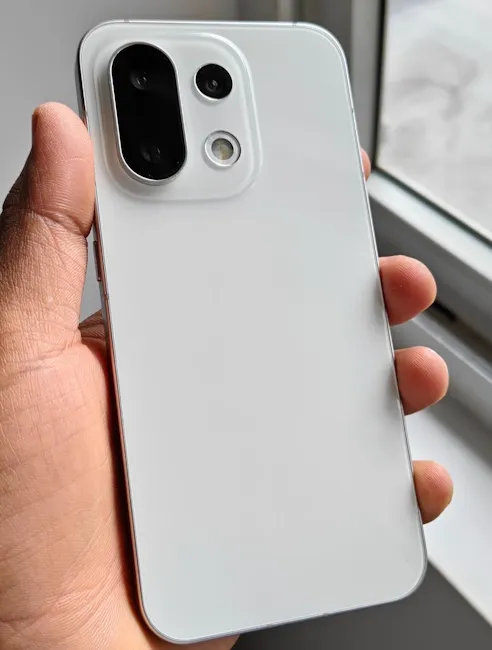 Oppo Reno 16 series allegedly leaked design via internal prototype unit