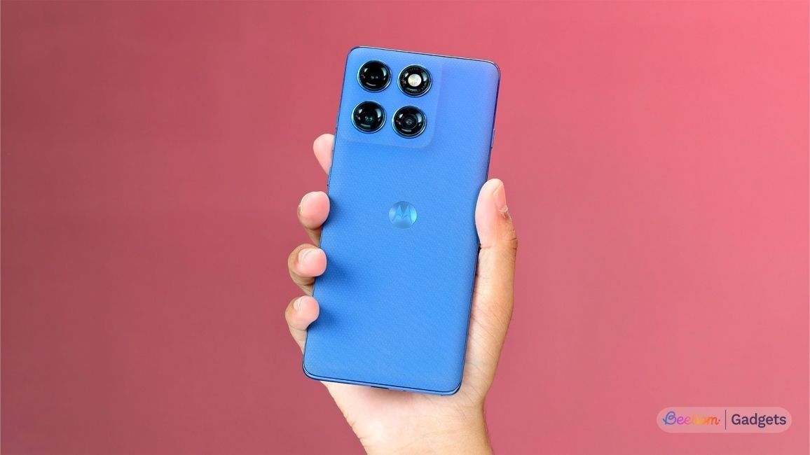 moto edge 60 pro in user's hand moto edge 60 pro in user's hand