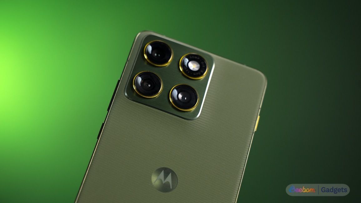 Motorola-Edge-70-Camera-bump-close-up-shot