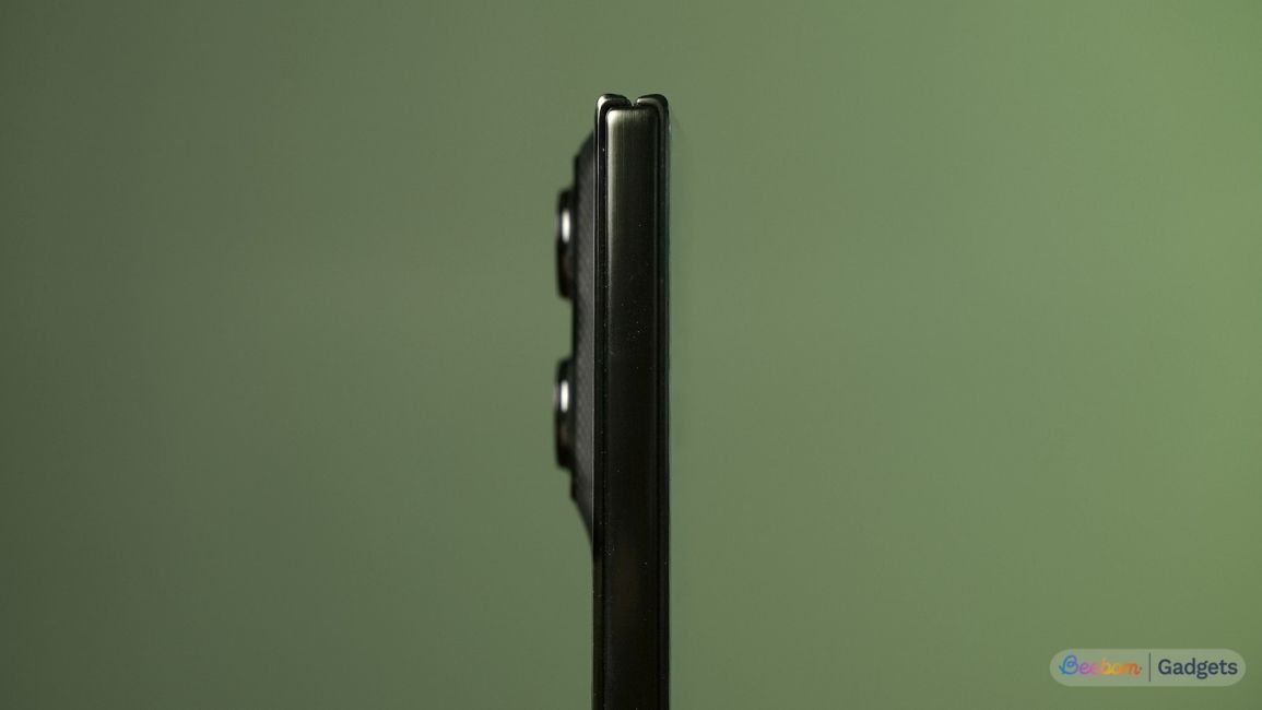 Motorola Razr Fold hinge closer look