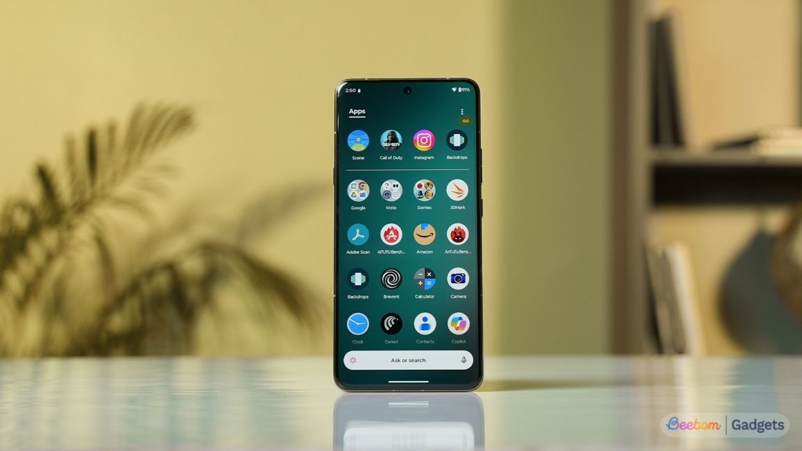 motorola signature phone showing app drawer