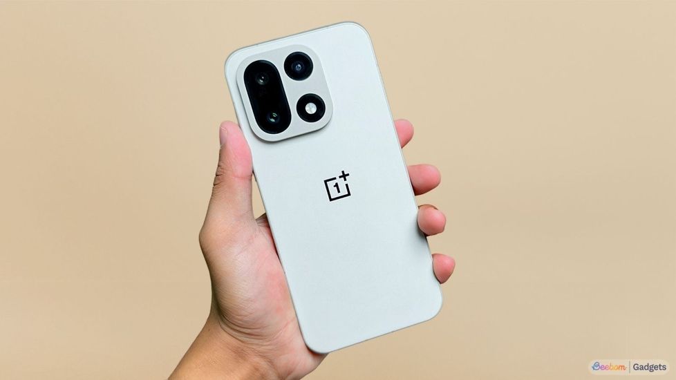 OnePlus 15 from the back