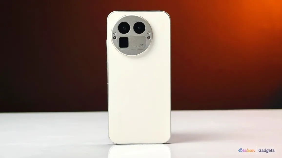 hero image of realme gt 8 pro