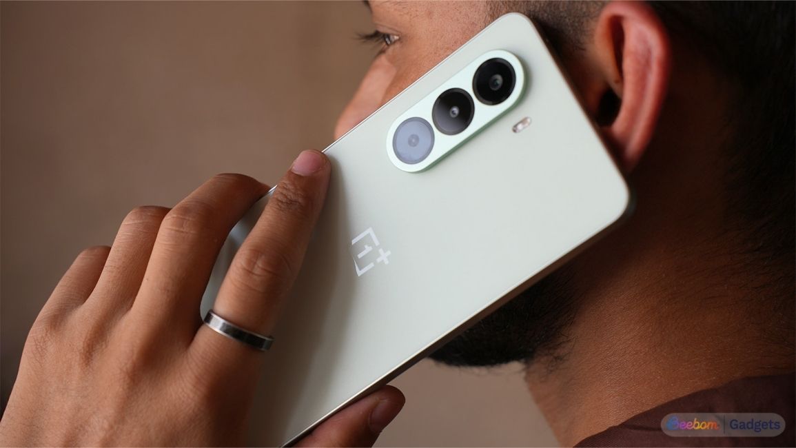 Taking calls with the OnePlus Nord CE 6 Lite hands on shot 