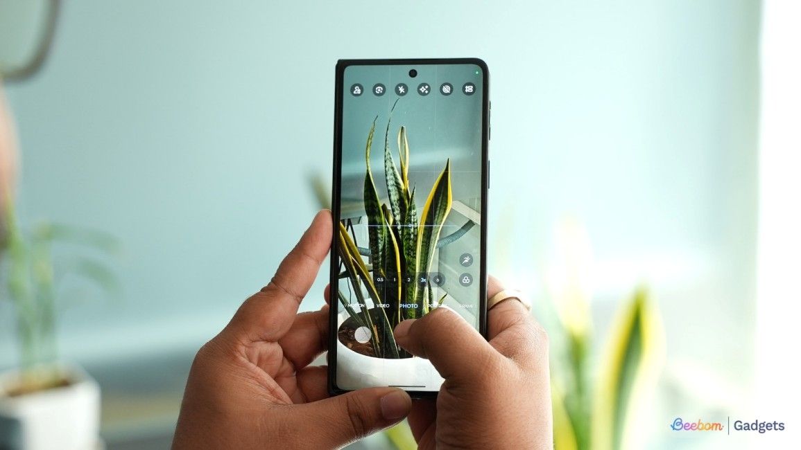 Taking photos from the Motorola Razr Fold of a plant