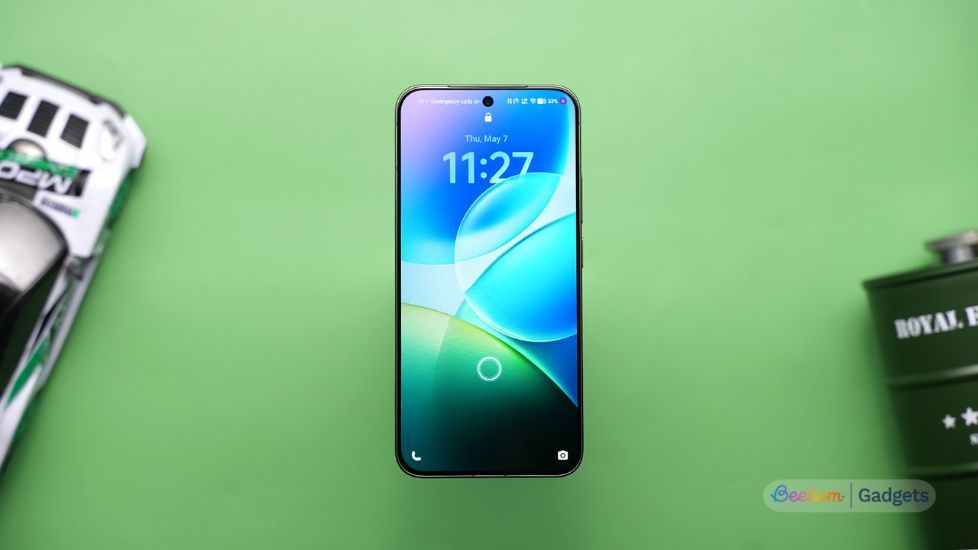 Vivo X300 FE from the front on the lock screen