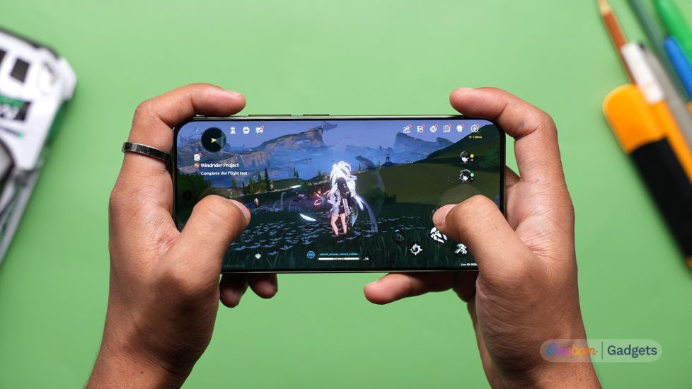 Vivo X300 FE running Wuthering Waves in landscape mode