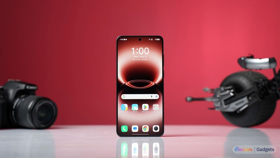 Vivo-X300-Ultra-display-from-the-front
