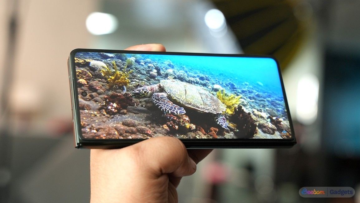 Watching a sea documentary on the Motorola Razr Fold cover display