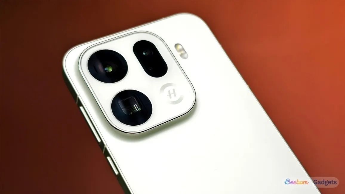 batch_Oppo-Find-X9-Pro-camera-bump-in-focus